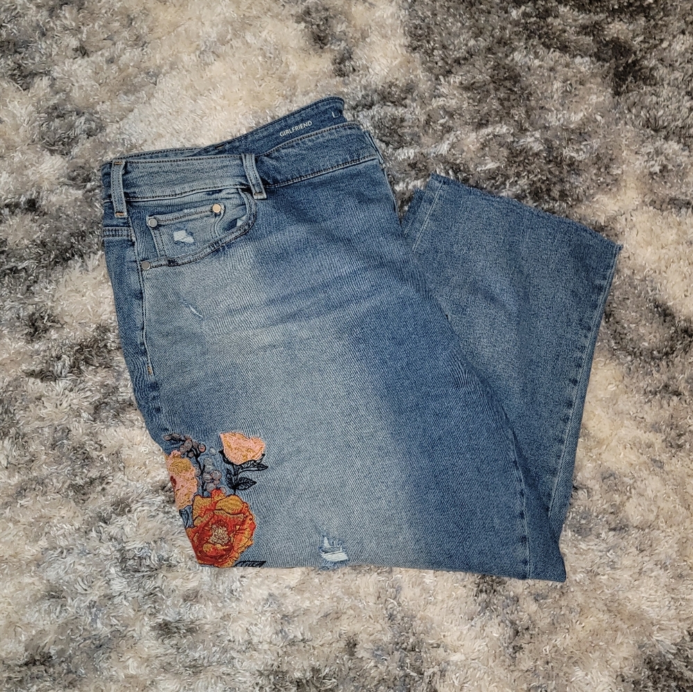 Lane Bryant Embroidered Capris - Picture 2 of 14